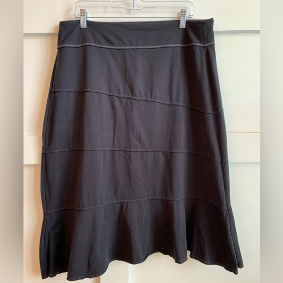 Athleta Dresses & Skirts - Athleta Black Tiered Midi Skirt